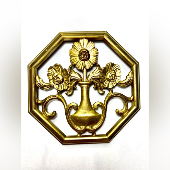 SCONE Vintage SYROCO Gold Tone Floral Octagonal Wall Hanging C-4368 - Picture 1 of 9